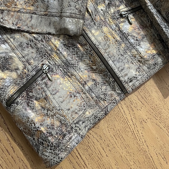 Chico’s Women’s Queen of the Jungle Reversible 100% Genuine Leather Jacket Sz-M - Picture 3 of 8